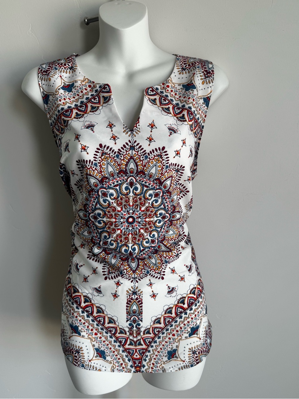 White Sleeveless Medallion Print Blouse with V-Notch